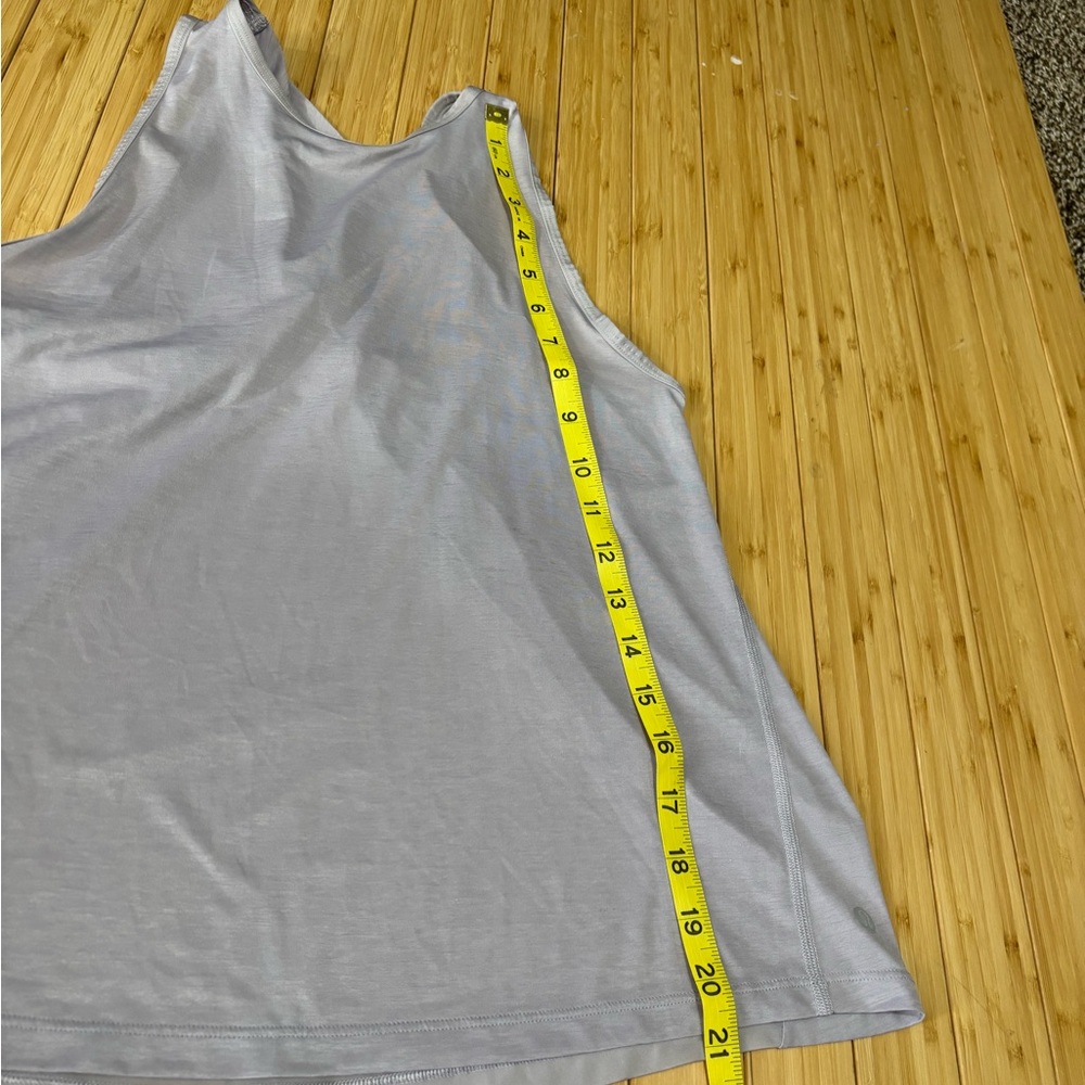 Lululemon reversible front/ back tank. Pale lavender. No size tag. Approx M/6-8 - Picture 5 of 7